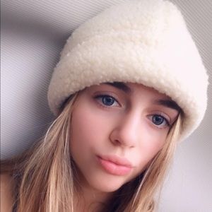 TopShop faux fur mini hat so fucking cute